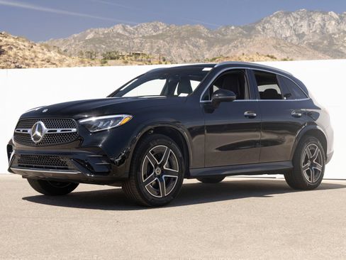 Used 2026 Mercedes-Benz GLC 300 image 1