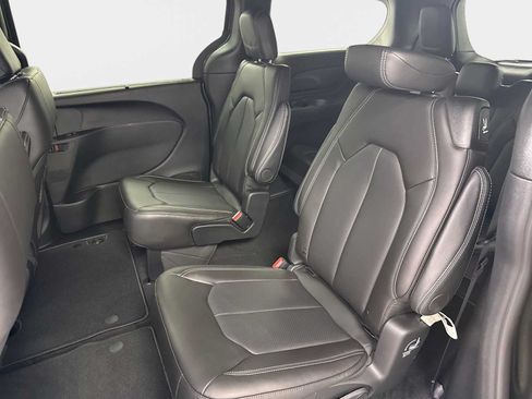 New 2027 Chrysler Pacifica Select FWD image 23