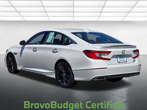 Used 2018 Honda Accord Touring image 16