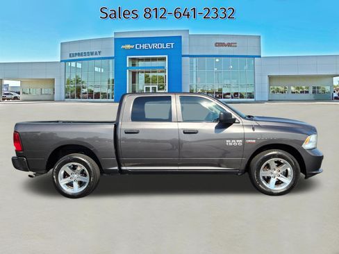 Used 2018 RAM 1500 Express w/ Express Value Package AWD/4WD image 8