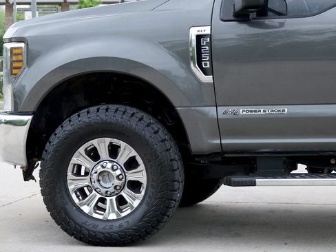 Used 2019 Ford F250 XLT w/ XLT Premium Package AWD/4WD image 11