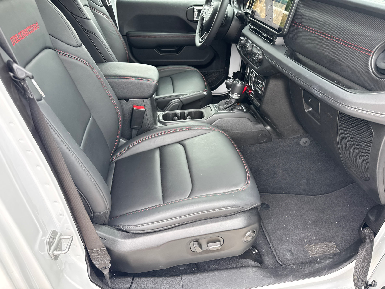 Used 2026 Jeep Wrangler Unlimited Rubicon AWD/4WD image 16