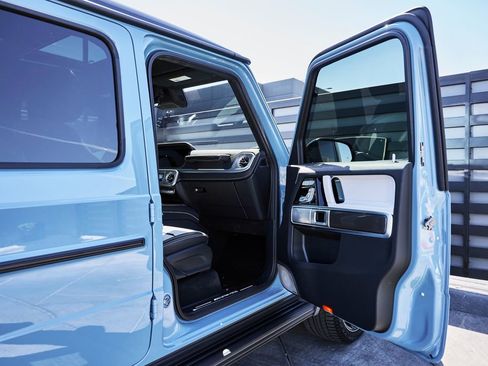 Used 2025 Mercedes-Benz G 63 AMG 4MATIC image 24