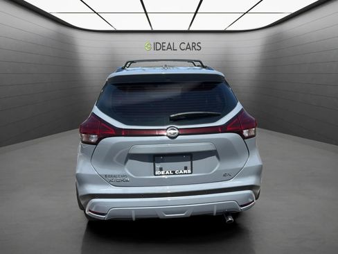 Used 2022 Nissan Kicks SR w/ Premium Package FWD image 7
