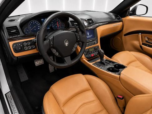 Used 2016 Maserati GranTurismo Sport RWD image 17