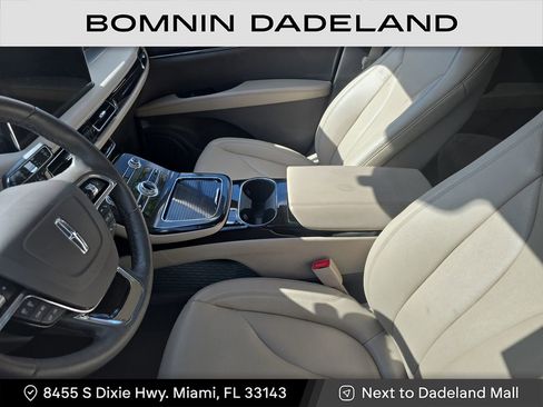 Used 2023 Lincoln Nautilus Standard image 10