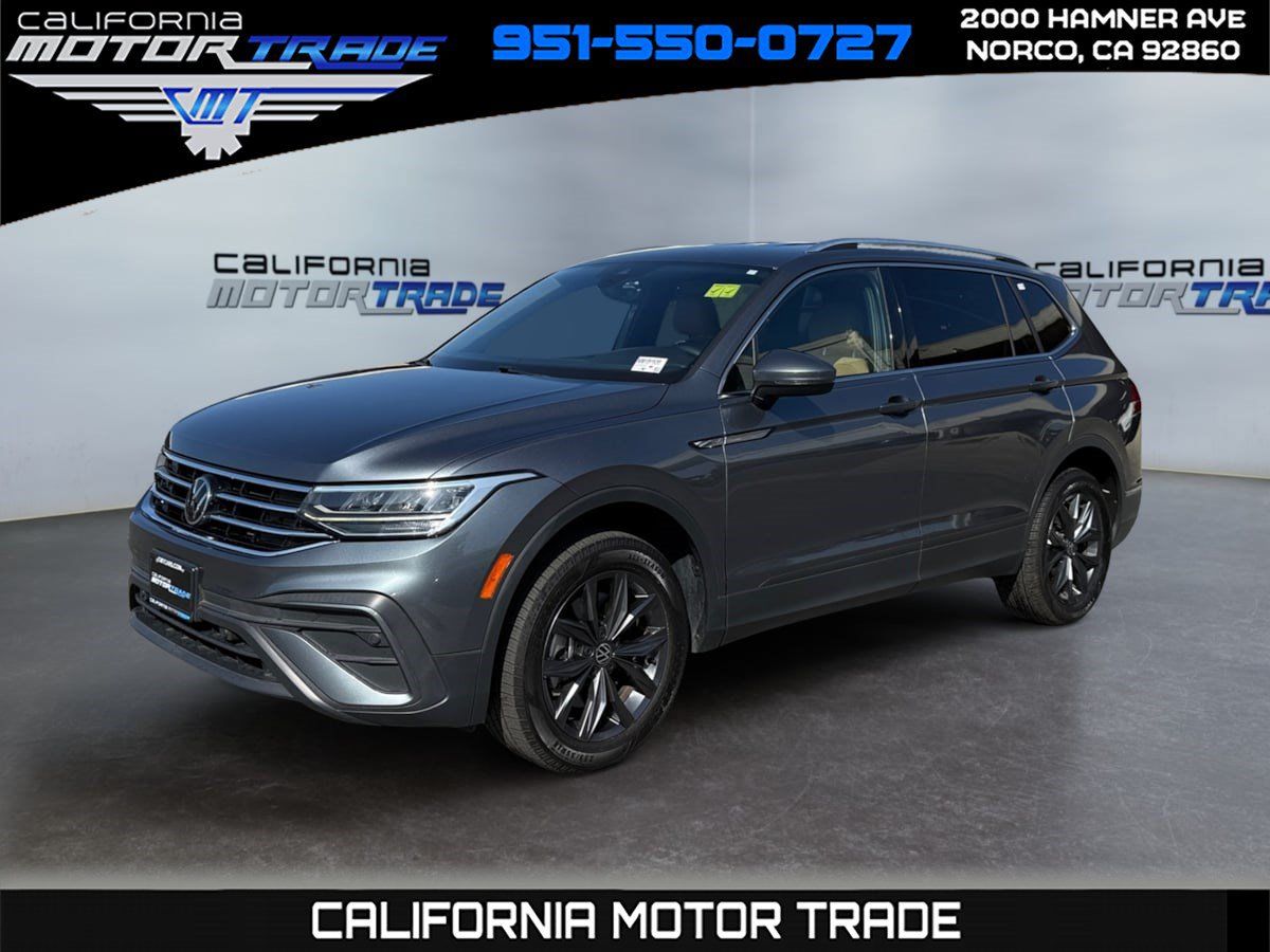Used 2022 Volkswagen Tiguan SE FWD image 1