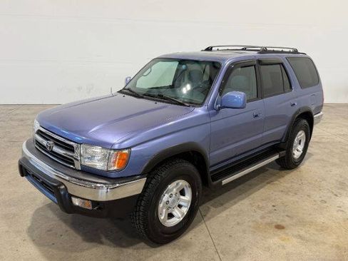 Used 2000 Toyota 4Runner SR5 AWD/4WD image 2