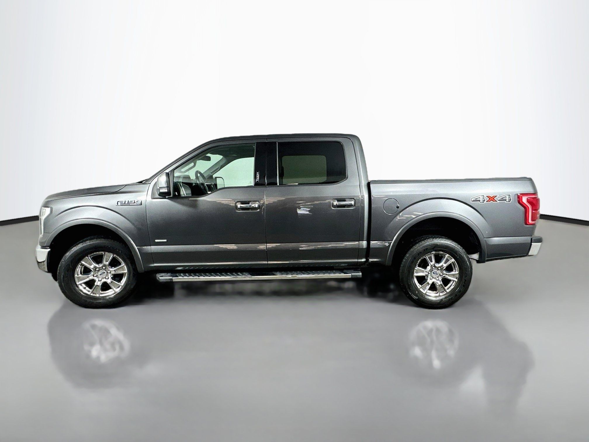 Used 2015 Ford F150 Lariat w/ Equipment Group 502A Luxury AWD/4WD image 4