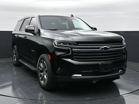 Used 2024 Chevrolet Tahoe LT w/ Luxury Package AWD/4WD image 4