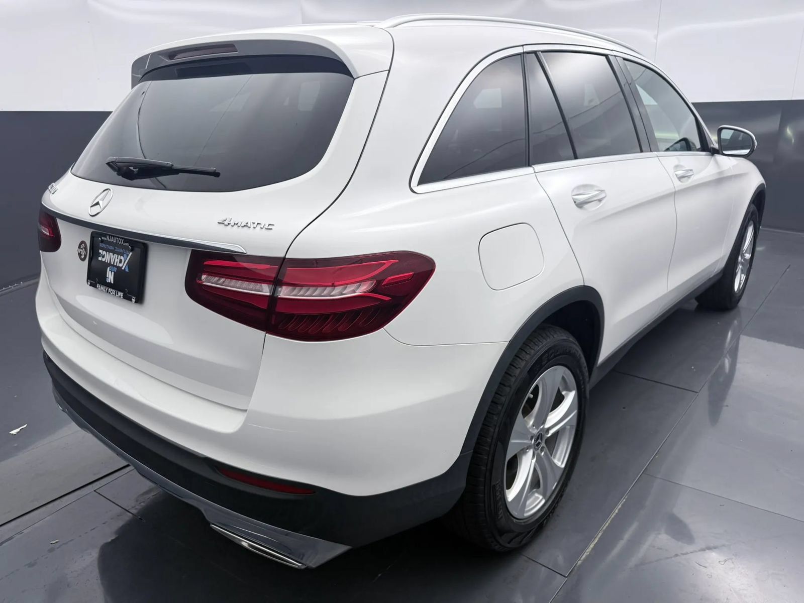 Used 2018 Mercedes-Benz GLC 300 4MATIC image 8