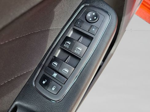 Used 2023 Dodge Charger R/T w/ Technology Group image 30