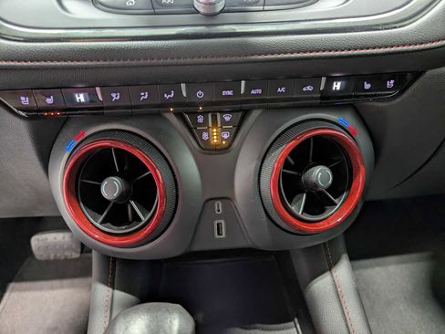 Used 2021 Chevrolet Blazer RS w/ Enhanced Convenience Package image 30