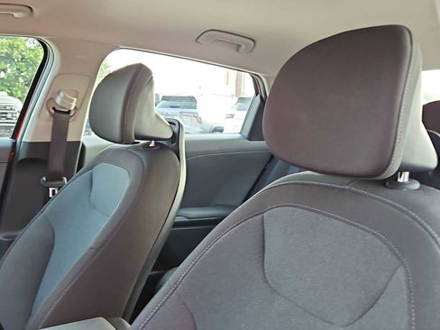 Used 2025 Kia K4 FWD image 15