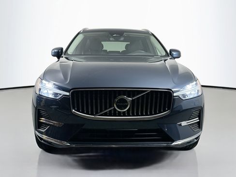 Used 2023 Volvo XC60 B5 Plus image 2