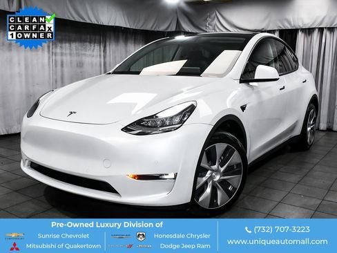 Used 2022 Tesla Model Y Long Range image 1