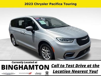 Used 2023 Chrysler Pacifica Touring