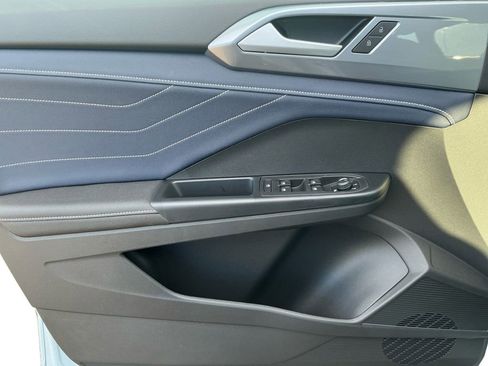 New 2026 Volkswagen Taos SEL image 22