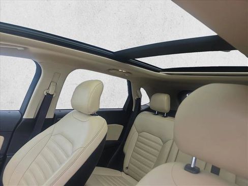 Used 2018 Ford Edge SEL w/ Equipment Group 201A FWD image 15