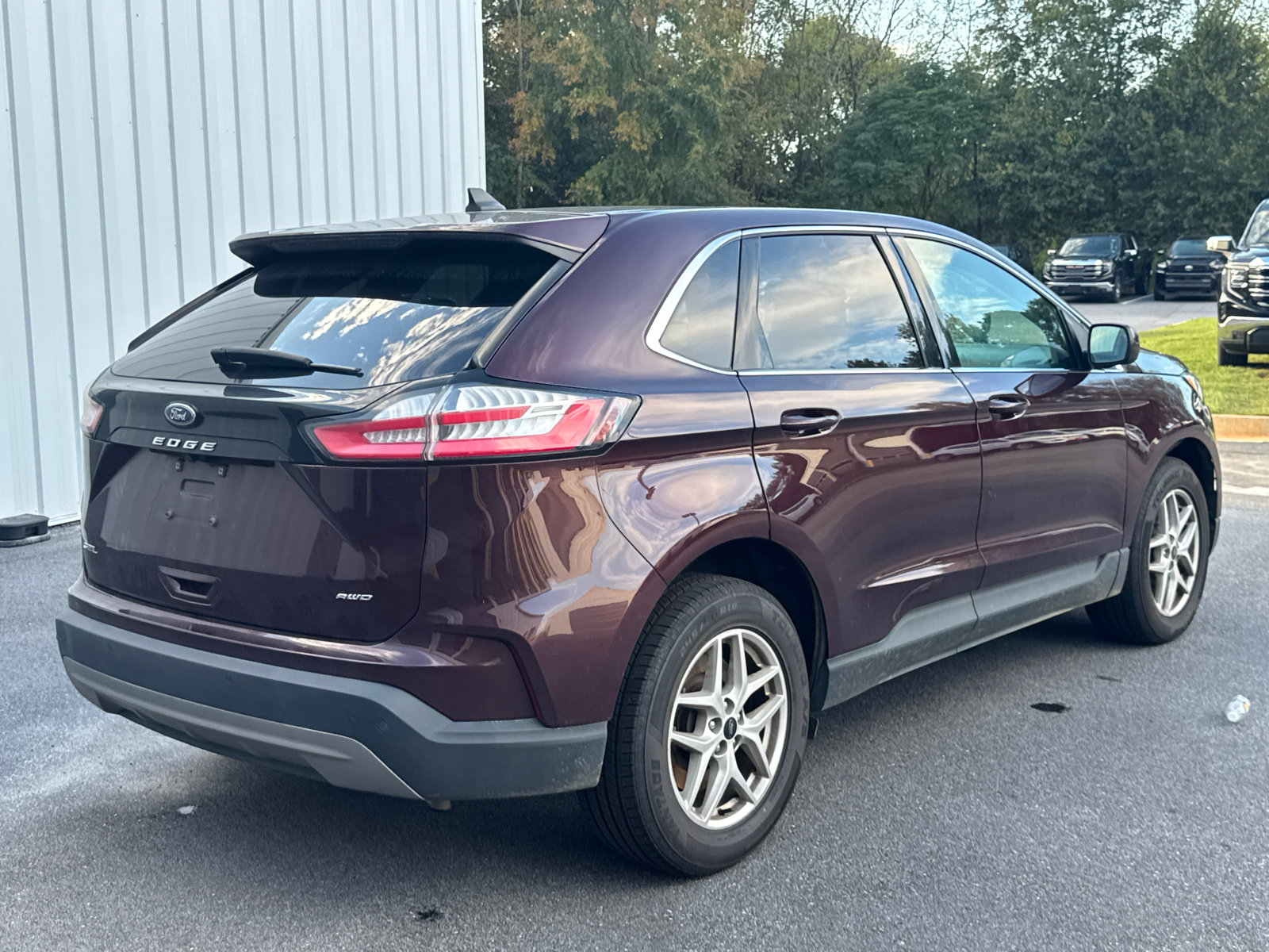 Used 2024 Ford Edge SEL AWD/4WD image 5