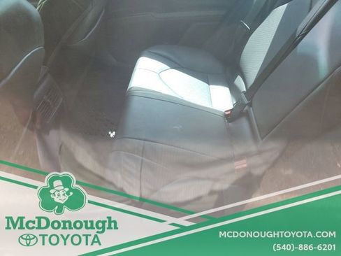 Used 2020 Toyota Camry XSE image 11