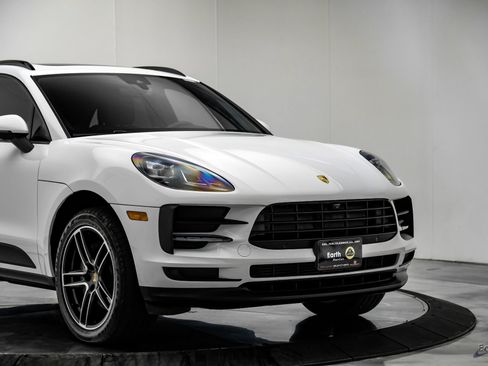 Used 2021 Porsche Macan AWD/4WD image 26
