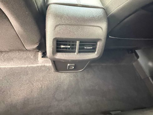 Used 2024 GMC Terrain SLE w/ LPO, Cargo Package FWD image 16