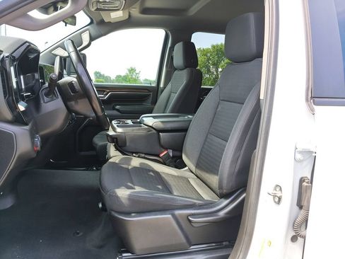Used 2024 Chevrolet Silverado 2500 LT AWD/4WD image 2