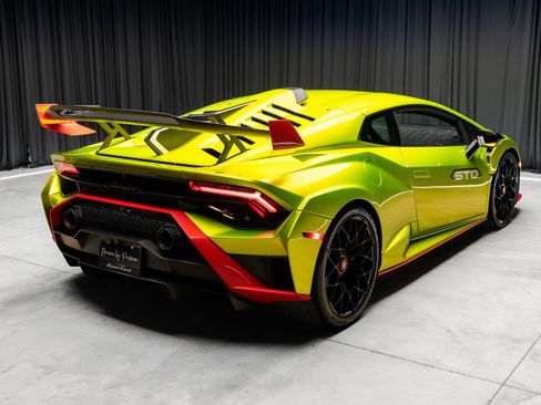 Used 2021 Lamborghini Huracan STO RWD image 48