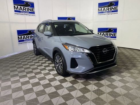 Used 2023 Nissan Kicks SV FWD image 1