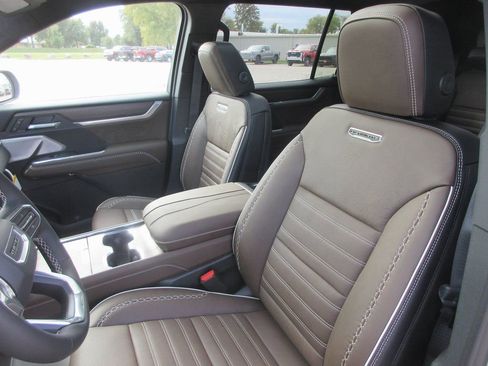 New 2026 GMC Acadia Denali Ultimate image 13