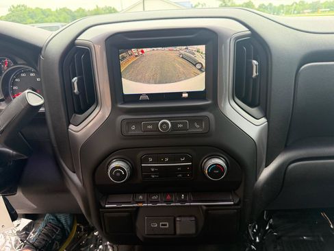 Used 2022 Chevrolet Silverado 1500 Custom AWD/4WD image 29