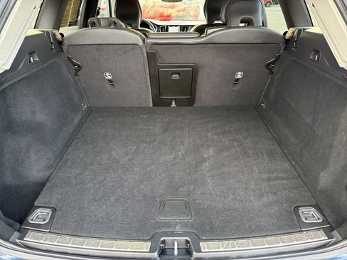 Used 2024 Volvo XC60 B5 Plus image 19