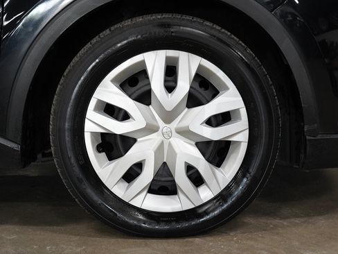 Used 2019 Toyota C-HR LE FWD image 35