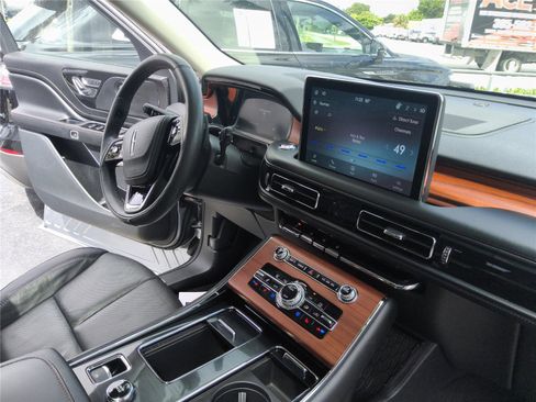 Certified 2024 Lincoln Aviator Reserve w/ Jet Package RWD image 23