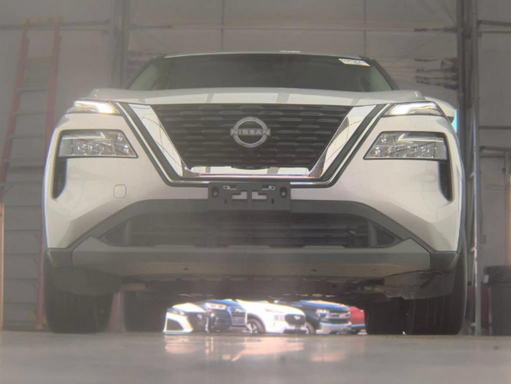 Used 2023 Nissan Rogue SV AWD/4WD image 3