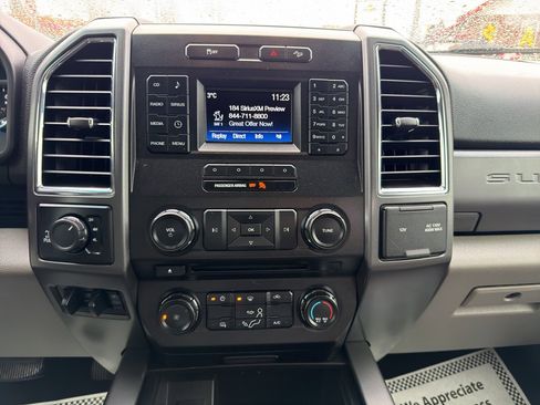 Used 2017 Ford F250 XLT w/ FX4 Off-Road Package image 19