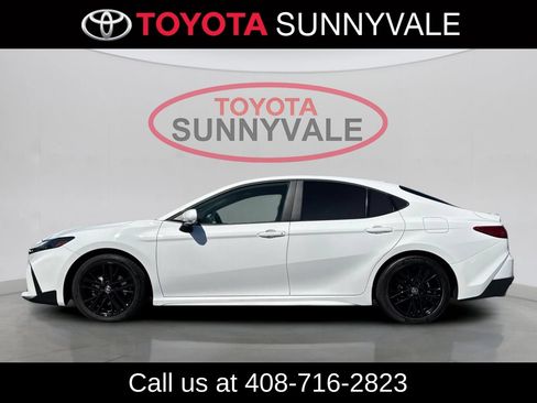 Used 2026 Toyota Camry SE w/ Convenience Package FWD image 6