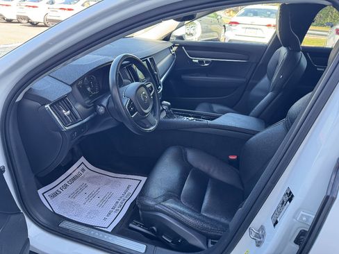 Used 2019 Volvo V90 T6 Cross Country w/ Protection Package Premier AWD/4WD image 8