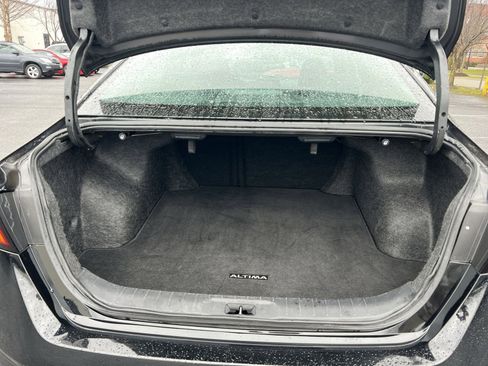 Used 2024 Nissan Altima 2.5 SV image 24