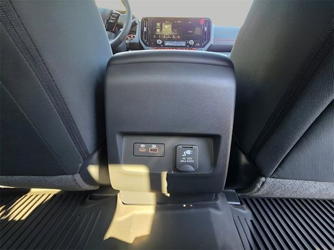 New 2026 Nissan Frontier PRO-4X w/ Pro-4x Convenience Package image 9