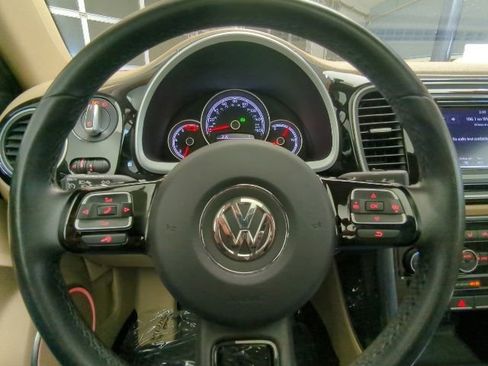Used 2018 Volkswagen Beetle 2.0T SE FWD image 26