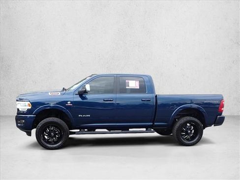 Used 2022 RAM 2500 Laramie AWD/4WD image 2