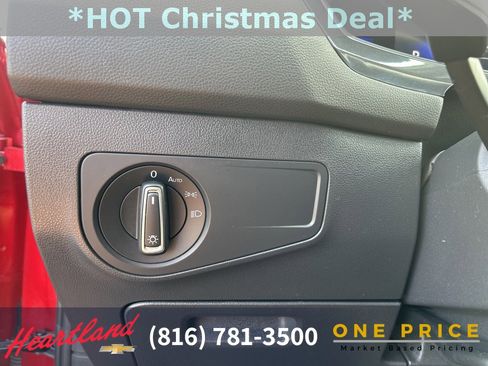 Used 2023 Volkswagen Tiguan SE image 24