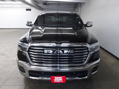 Used 2025 RAM 1500 Laramie AWD/4WD image 6