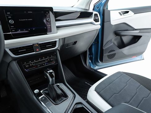 New 2026 Volkswagen Taos SE FWD image 23