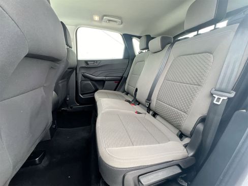 Used 2022 Ford Escape SE image 19