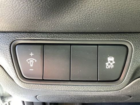 Used 2024 Kia Forte LXS image 9