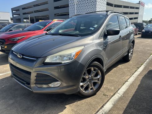 Used 2014 Ford Escape SE w/ Equipment Group 201A image 8