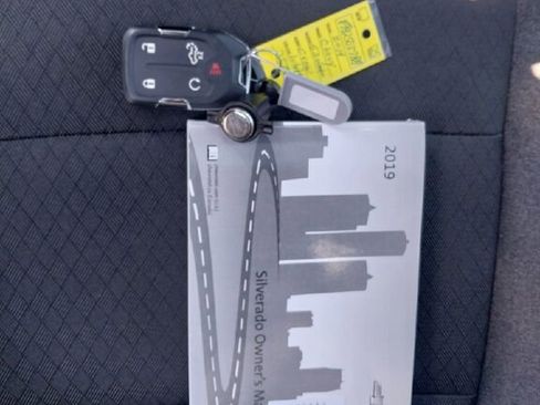 Used 2019 Chevrolet Silverado 1500 LT Trail Boss image 4